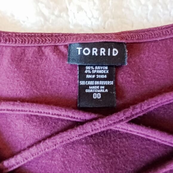 Torrid short sleeve Burgundy blouse - Picture 4 of 6